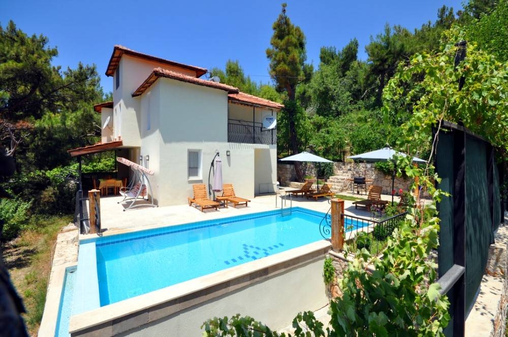 Kaş İslamlar'da Yeşillikler İçerisinde, Özel Havuzlu, 8 Kişilik Villa