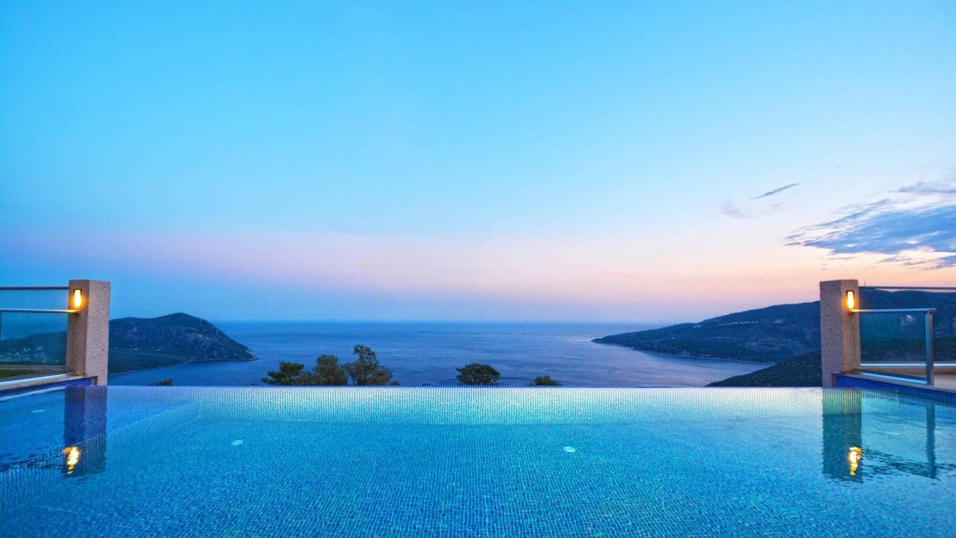 Kaş Kalkan'da Büyüleyici Deniz Manzaralı, Özel Havuzlu, Hamamlı Villa