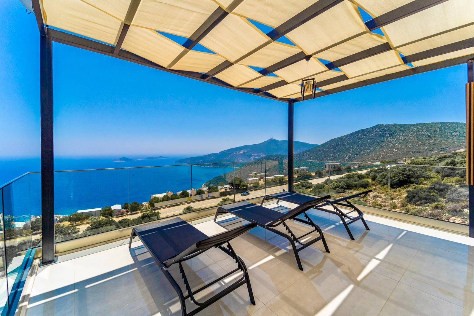 Kaş Kalkan'da Deniz Manzaralı, Modern Tasarımlı, Konforlu Villa-42897