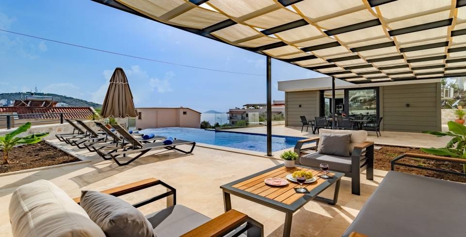 Kaş Kalkan'da Deniz Manzaralı, Özel Havuzlu, 6 Kişilik, Lüks Villa