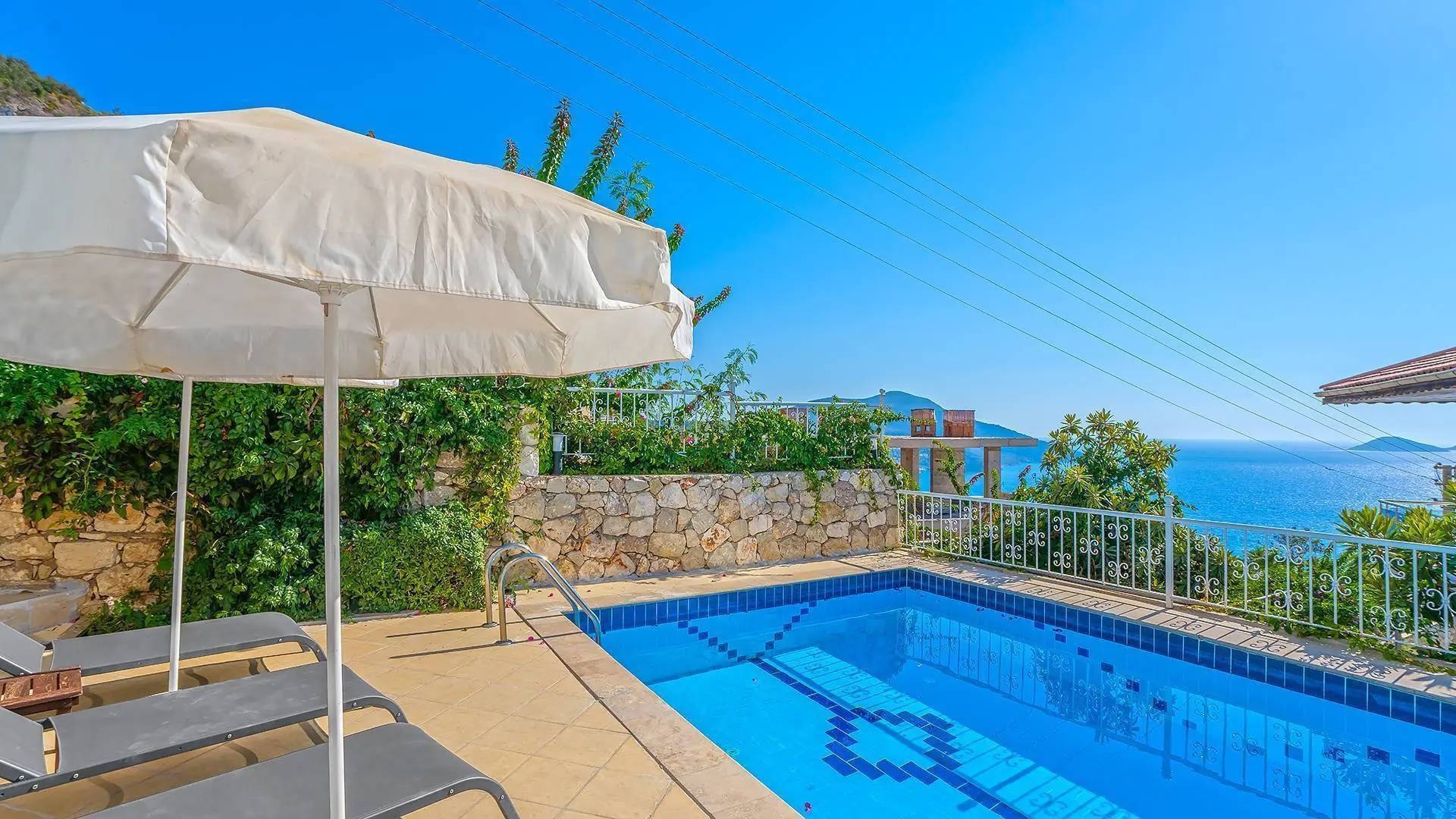 Kaş Kalkan'da Deniz Manzaralı, Özel Havuzlu, Konforlu Villa