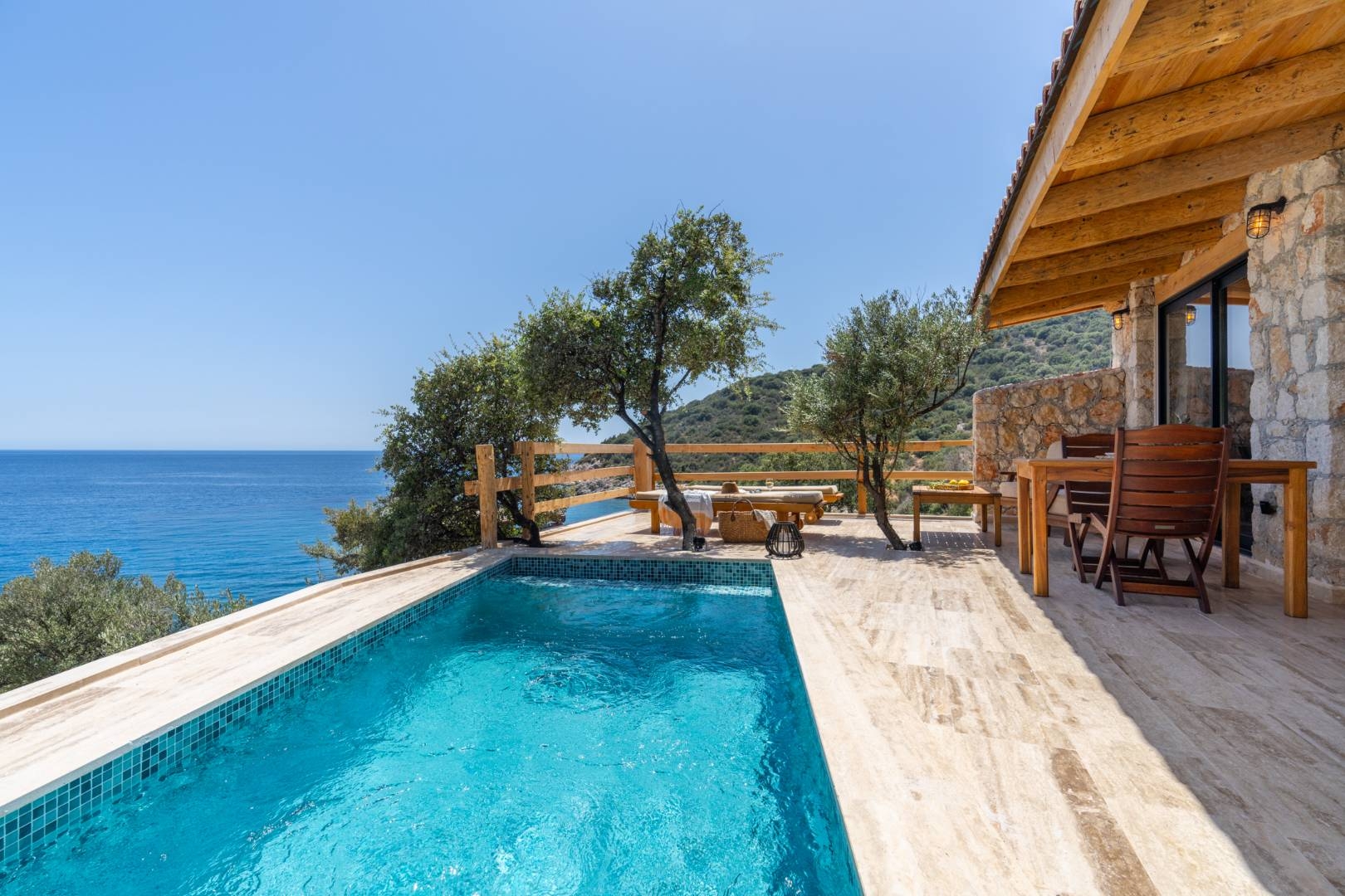 Kaş Kalkan'da Deniz Sıfır Konumda, Özel Havuzlu, Manzaralı Villa