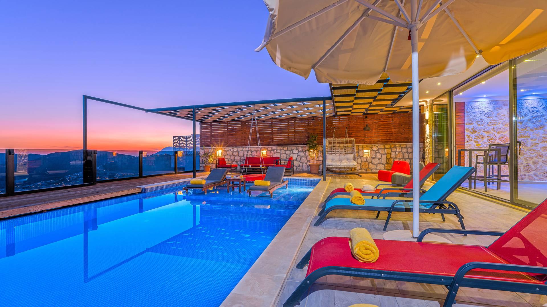 Kaş Bezirgan'da Deniz ve Doğa Manzaralı, Özel Havuzlu, Jakuzili Villa-15937