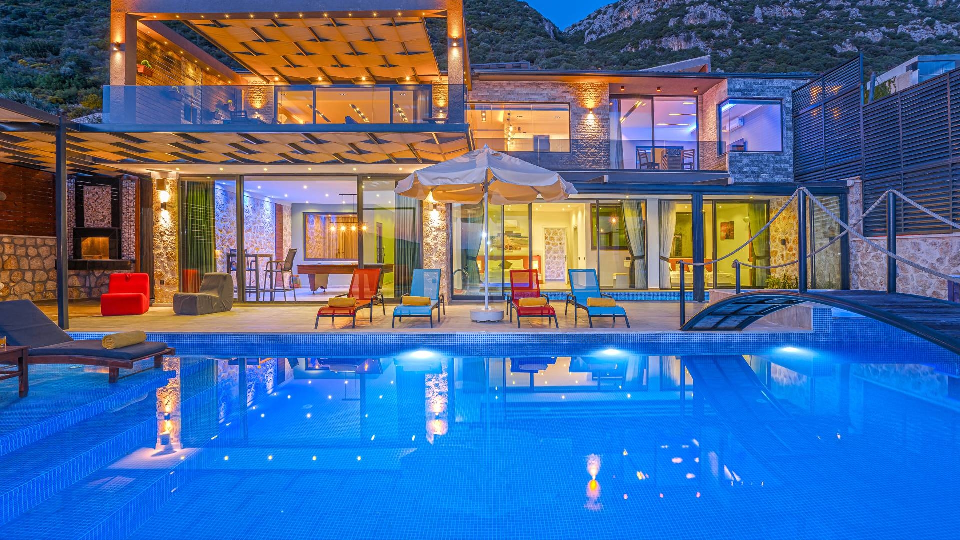 Kaş Bezirgan'da Deniz ve Doğa Manzaralı, Özel Havuzlu, Jakuzili Villa