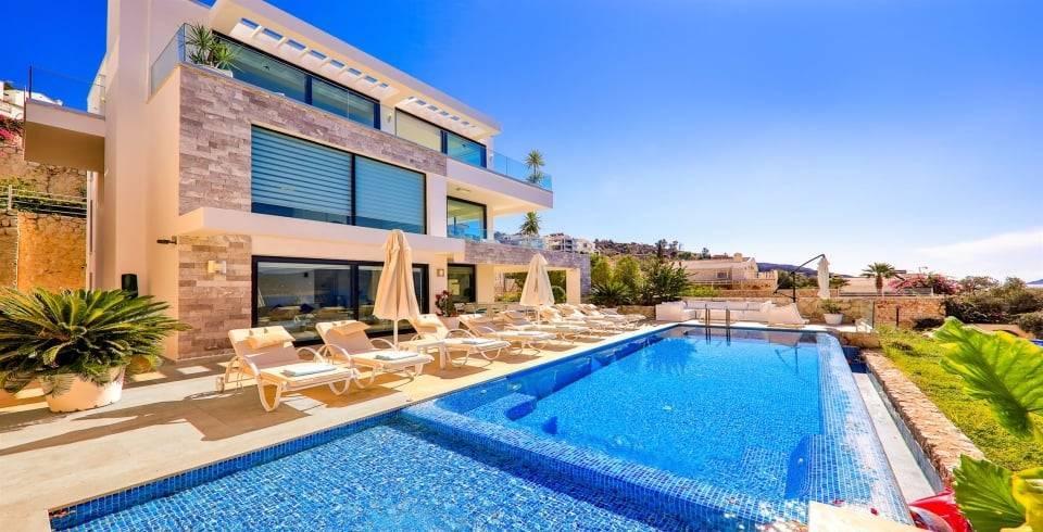 Kaş Kalkan'da Denize Sıfır Konumda, Özel Havuzlu, Görkemli Villa-12689