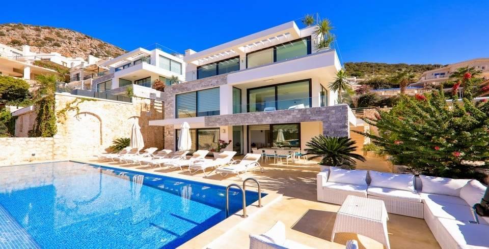 Kaş Kalkan'da Denize Sıfır Konumda, Özel Havuzlu, Görkemli Villa-12689