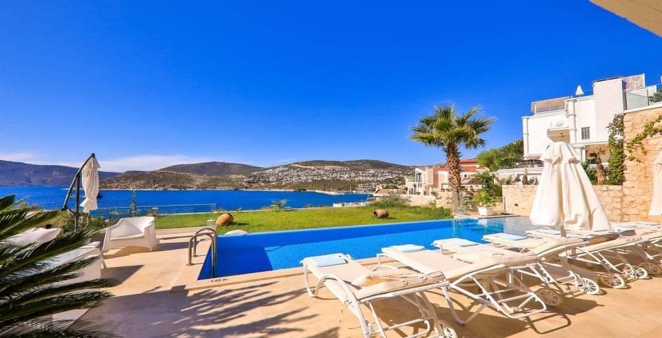 Kaş Kalkan'da Denize Sıfır Konumda, Özel Havuzlu, Görkemli Villa-12689
