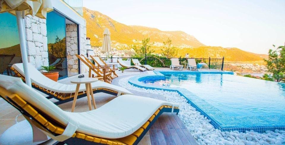 Kaş Kalkan'da Denize Yakın, Özel Havuzlu, Modern Tasarımlı Villa
