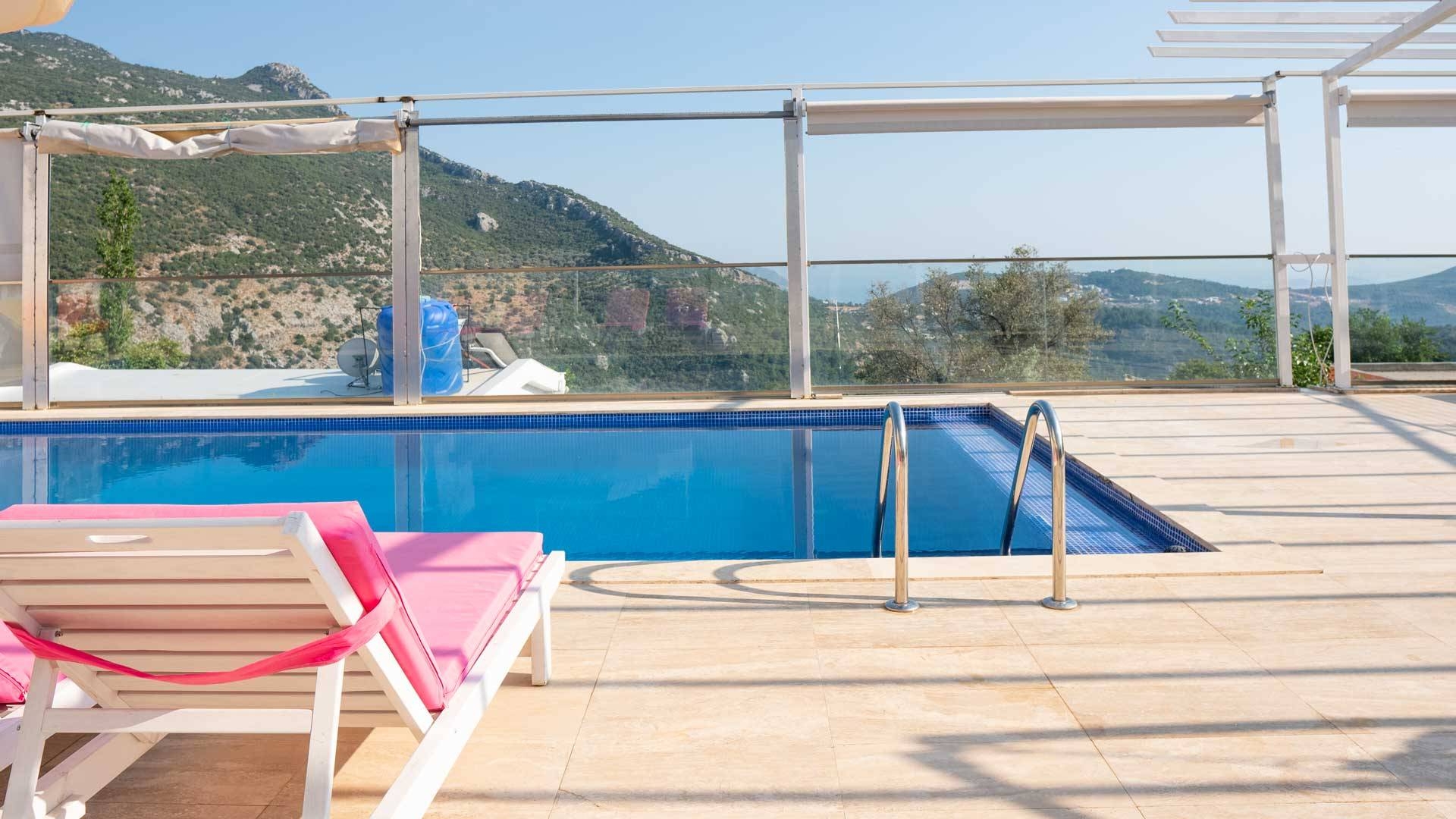 Kaş İslamlar'da Doğa İle İç İçe, Özel Havuzlu, Otantik Villa