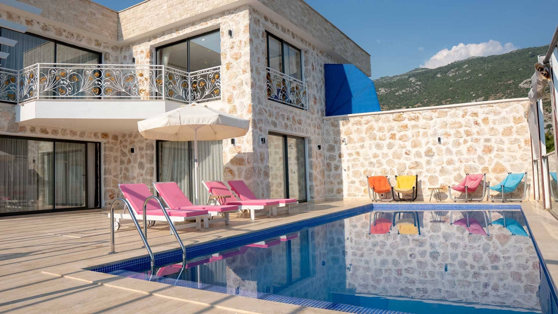 Kaş İslamlar'da Doğa İle İç İçe, Özel Havuzlu, Otantik Villa