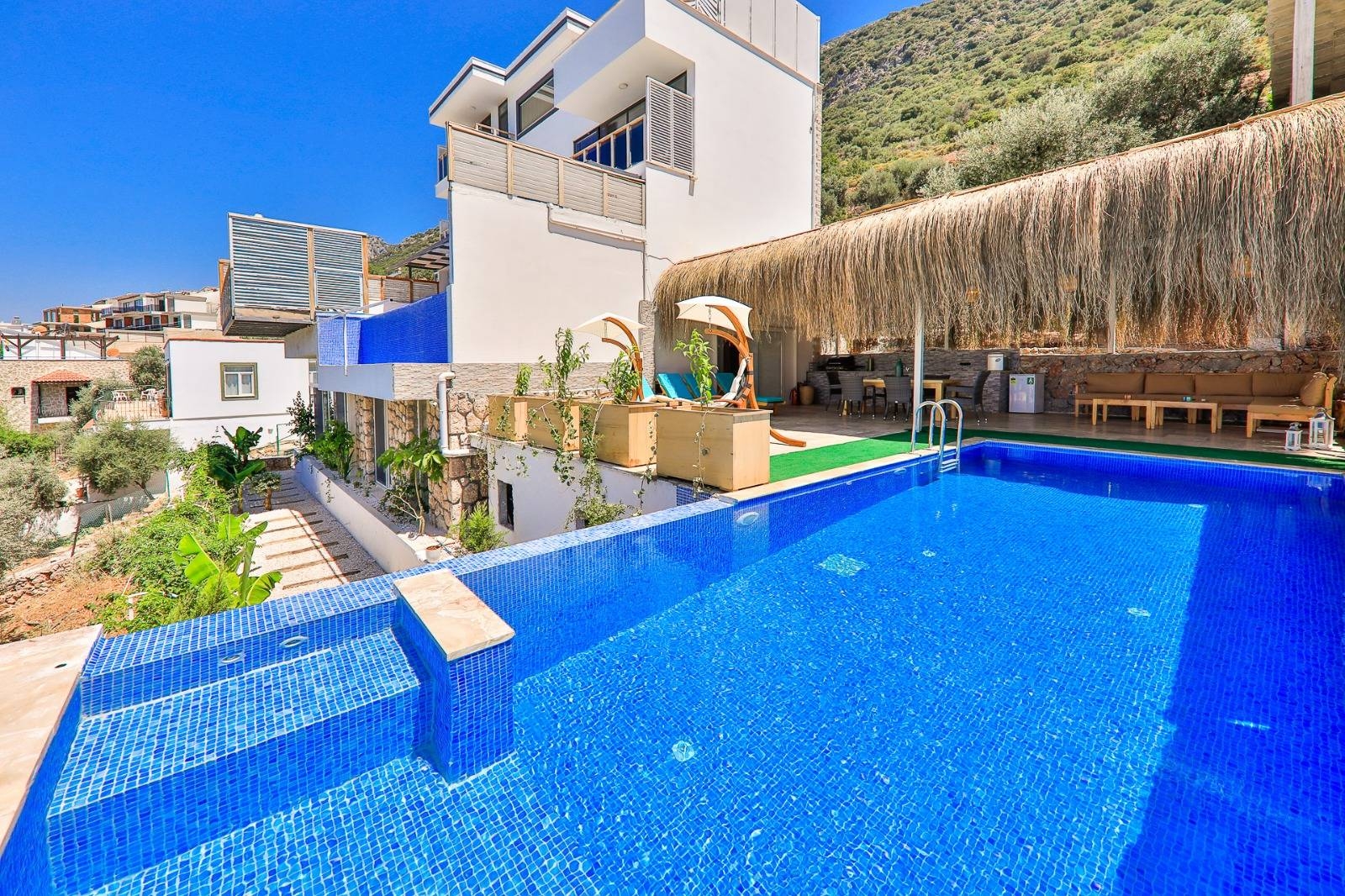 Kalkan Kördere'de Balayı Çiftlerine Uygun, Özel Havuzlu, Tatil Villası