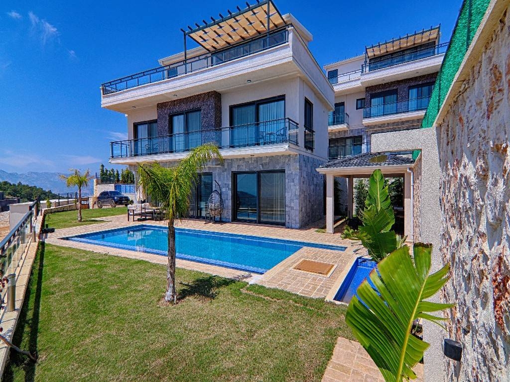 Kaş Kalkan'da Doğa ve Deniz Manzaralı, Özel Havuzlu, Modern Villa