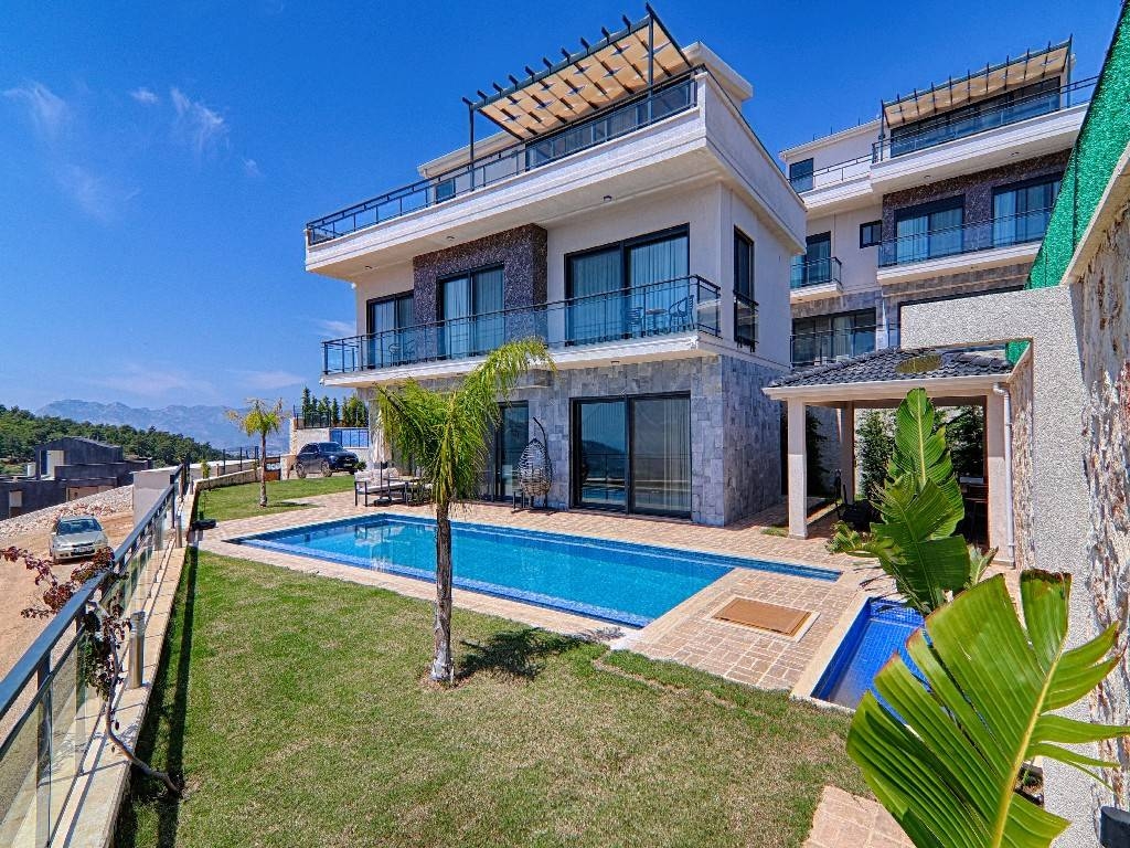 Kaş Kalkan'da Doğa ve Deniz Manzaralı, Özel Havuzlu, Modern Villa