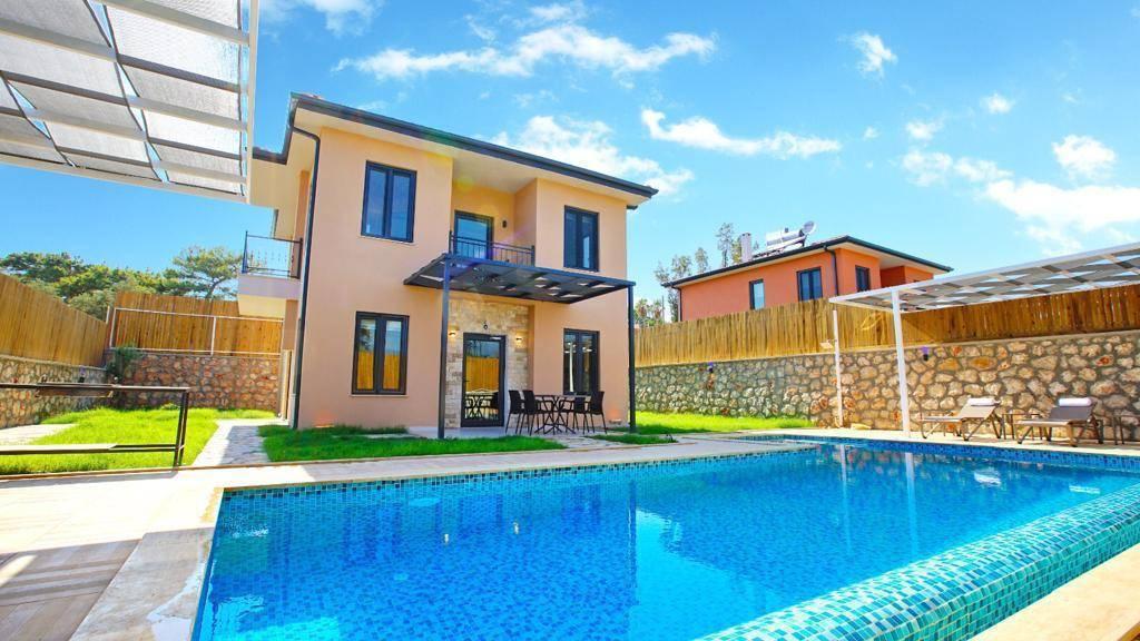 Kaş Gelemiş'te Elverişli Konumda, Özel Havuzlu, Bahçeli Villa-35339