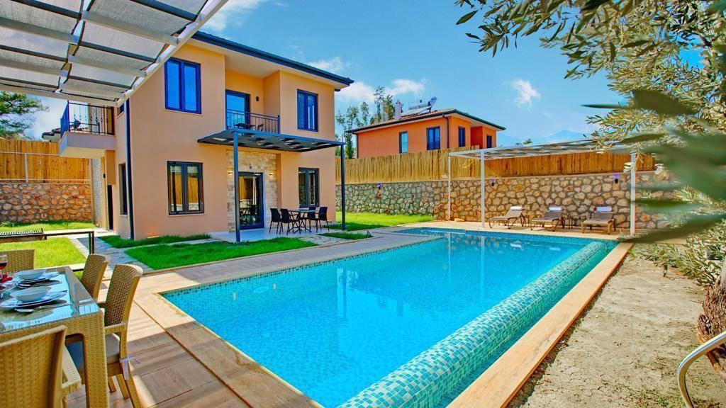 Kaş Gelemiş'te Elverişli Konumda, Özel Havuzlu, Bahçeli Villa-35339