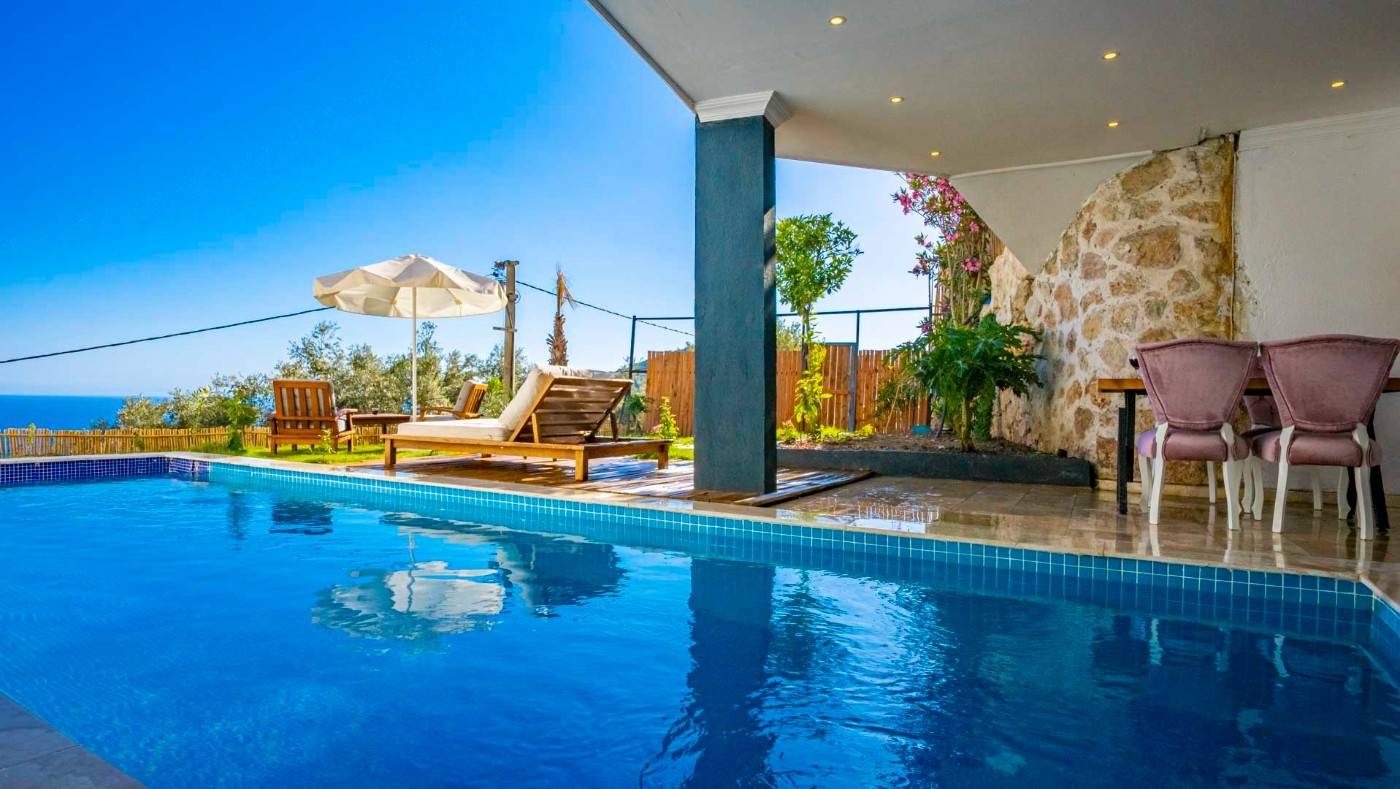 Kaş İslamlar'da Elverişli Konumda, Özel Havuzlu, Konforlu Villa