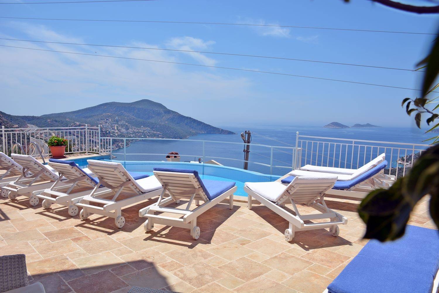 Kaş Kalkan'da Enfes Deniz Manzaralı, Özel Havuzlu, 10 Kişilik Villa