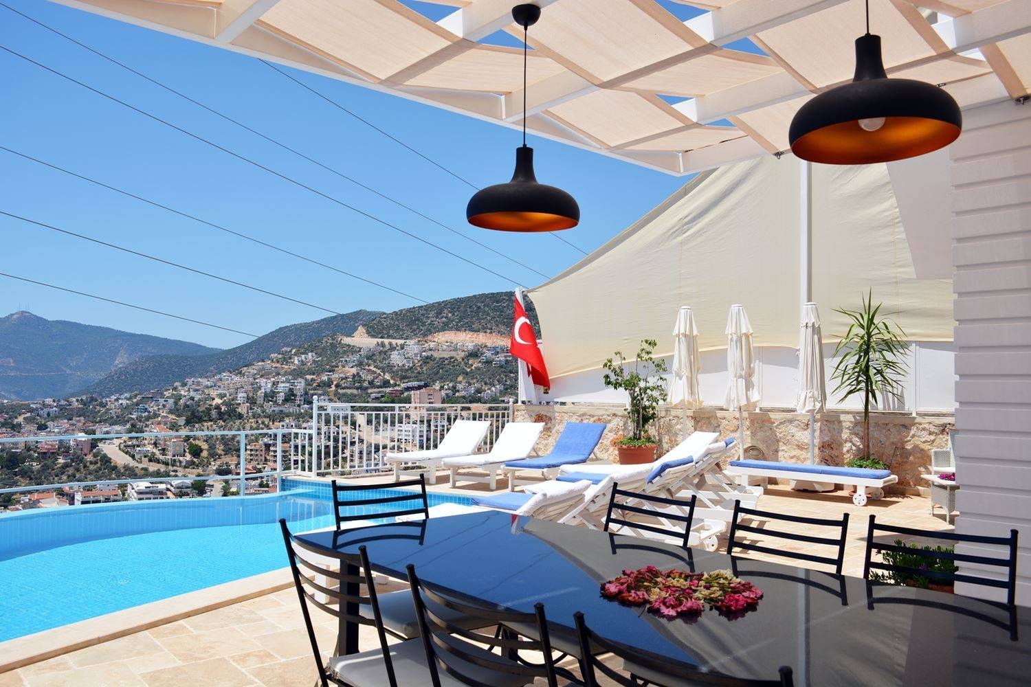 Kaş Kalkan'da Enfes Deniz Manzaralı, Özel Havuzlu, 10 Kişilik Villa