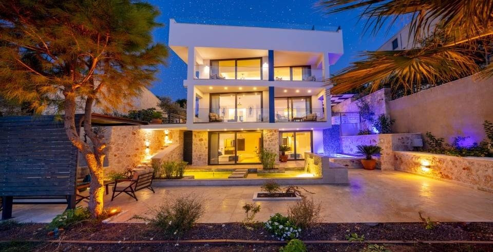 Kaş Kalkan'da Benzersiz Deniz Manzaralı, Özel Havuzlu, Estetik Villa