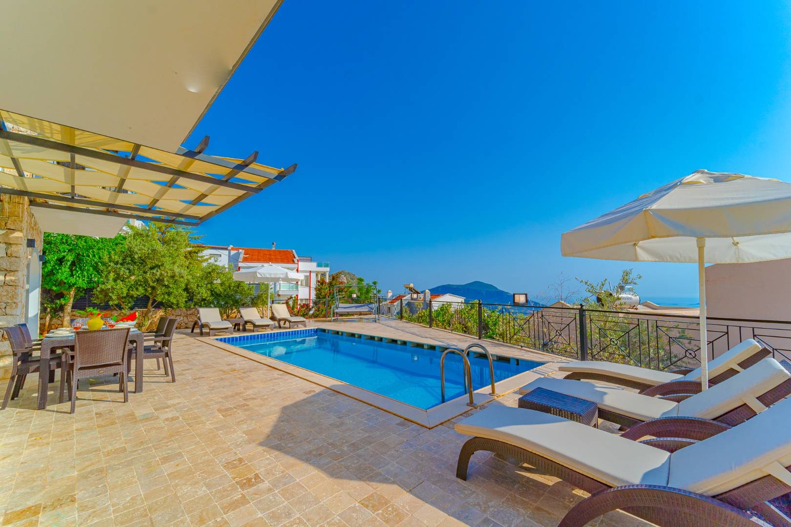 Kaş Kalkan'da Sonsuz Deniz Manzaralı, Özel Havuzlu, Modern Villa