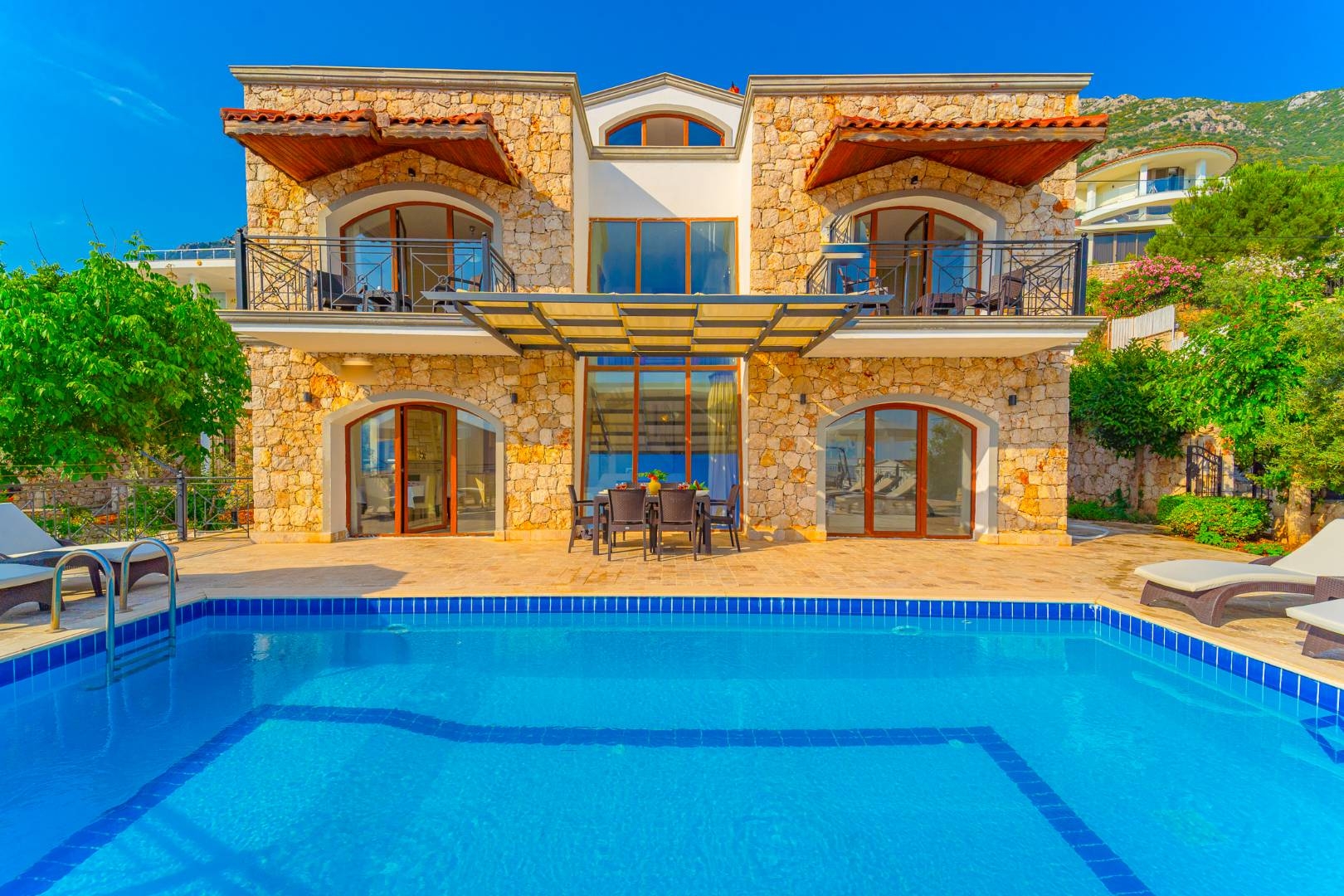 Kaş Kalkan'da Sonsuz Deniz Manzaralı, Özel Havuzlu, Modern Villa