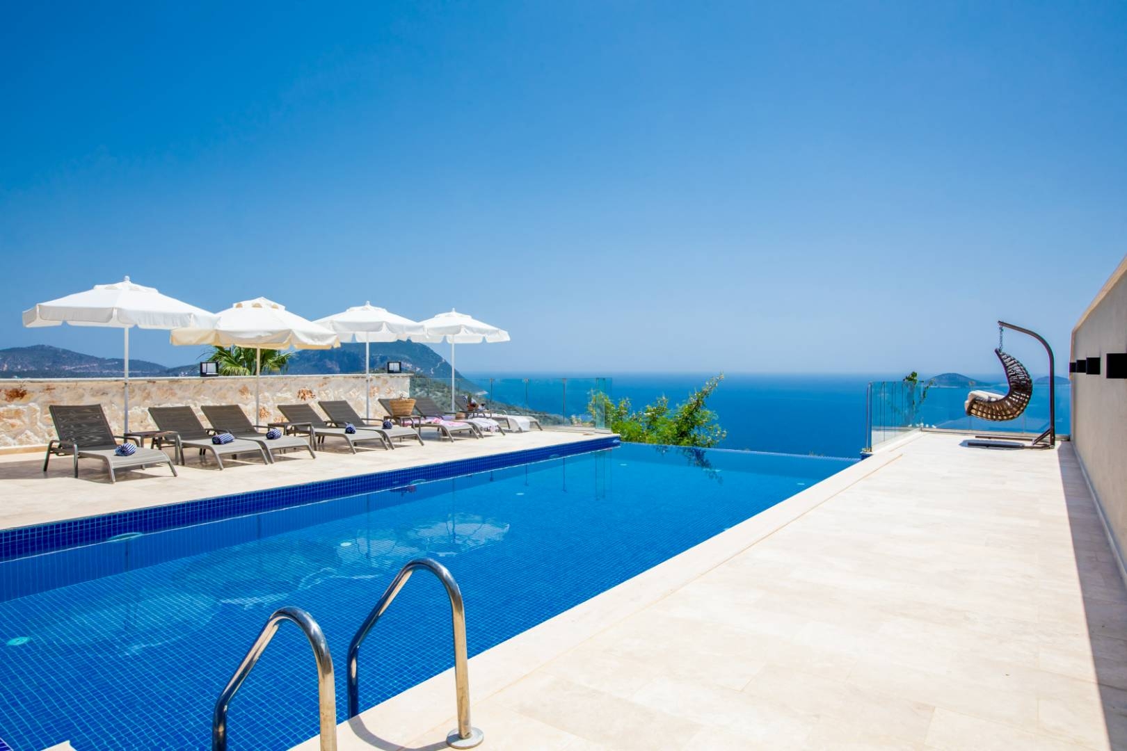 Kaş Kalkan'da İhtişamlı Deniz Manzaralı, Özel Havuzlu, Lüks Villa