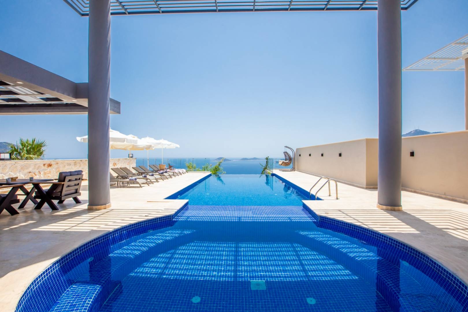 Kaş Kalkan'da İhtişamlı Deniz Manzaralı, Özel Havuzlu, Lüks Villa