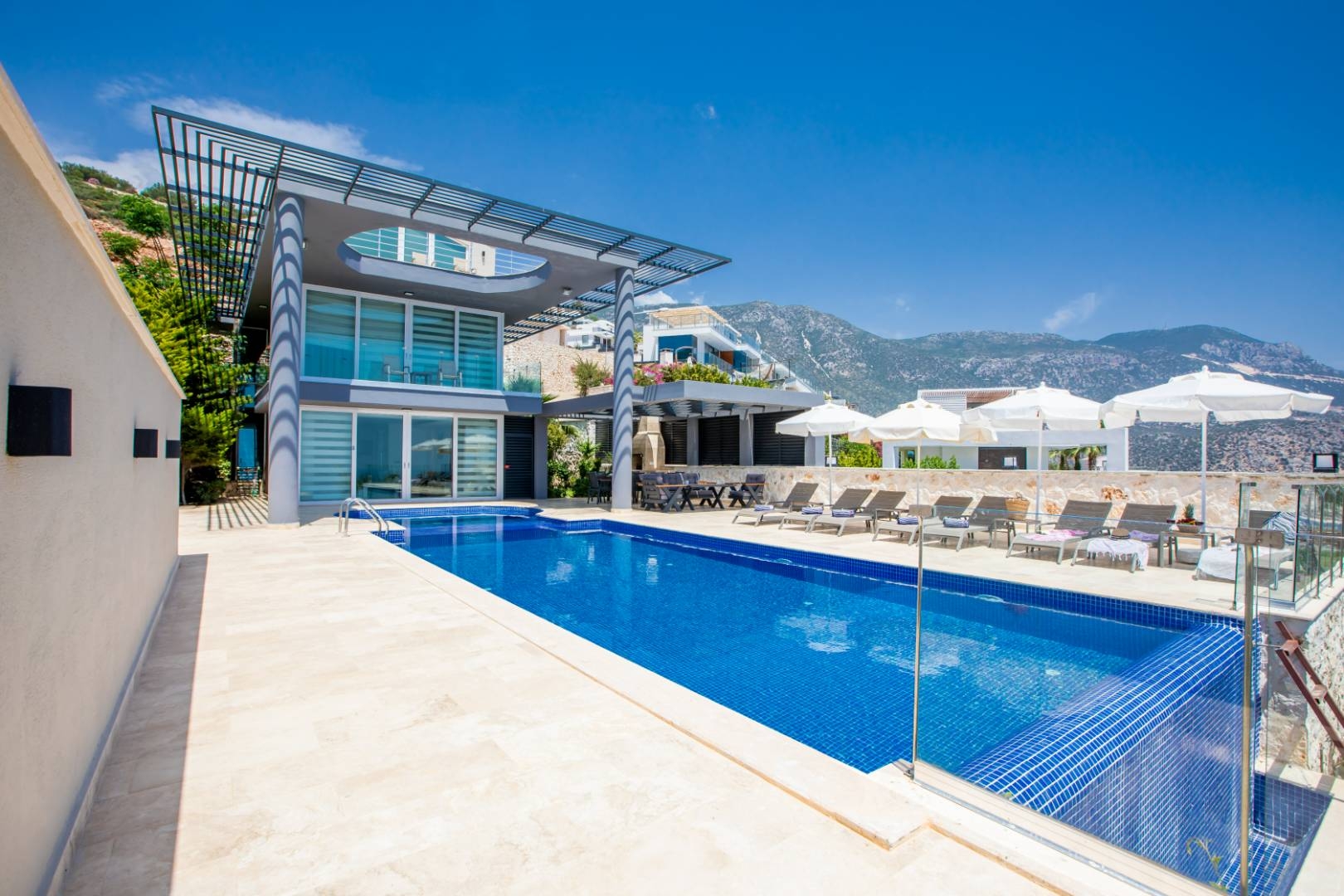 Kaş Kalkan'da İhtişamlı Deniz Manzaralı, Özel Havuzlu, Lüks Villa