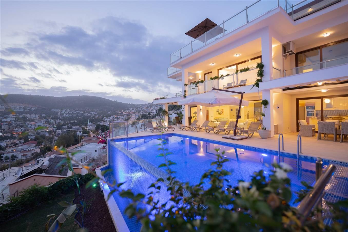 Kaş Kalkan'da Enfes Deniz Manzaralı, Sonsuzluk Havuzlu, Konforlu Villa-41116
