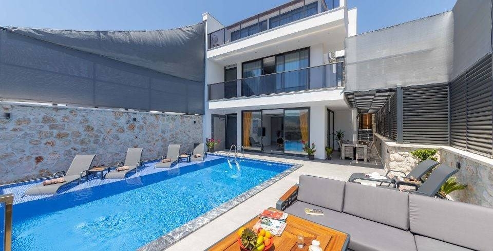 Kaş Bezirgan'da Enfes Doğa Manzaralı, Özel Havuzlu, İkiz Villa