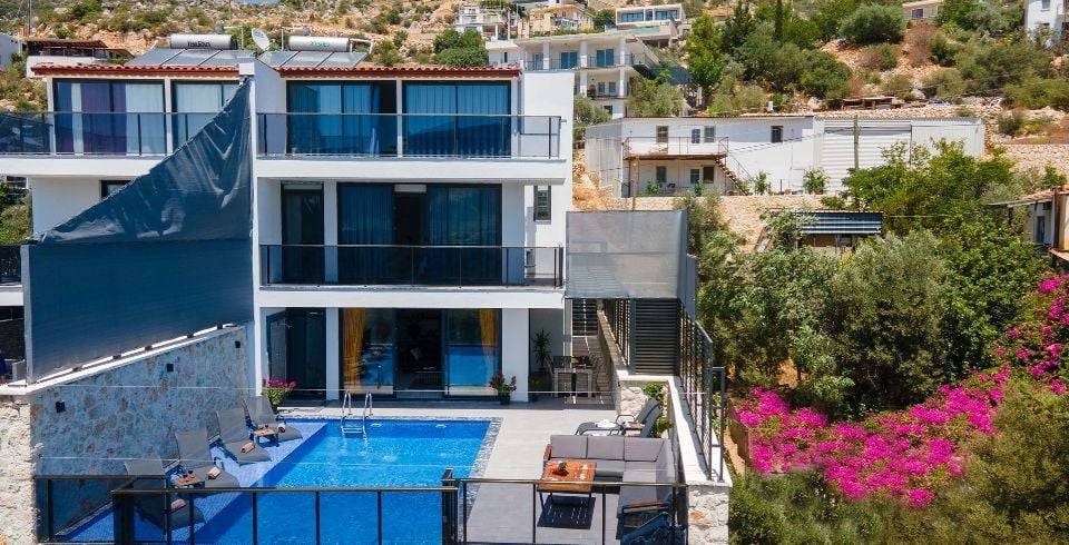 Kaş Bezirgan'da Enfes Doğa Manzaralı, Özel Havuzlu, İkiz Villa
