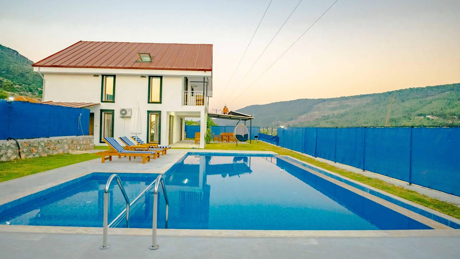 Kaş Sarıbelen'de Kalabalık Ailelere Uygun, Özel Havuzlu, Şık Villa-37961