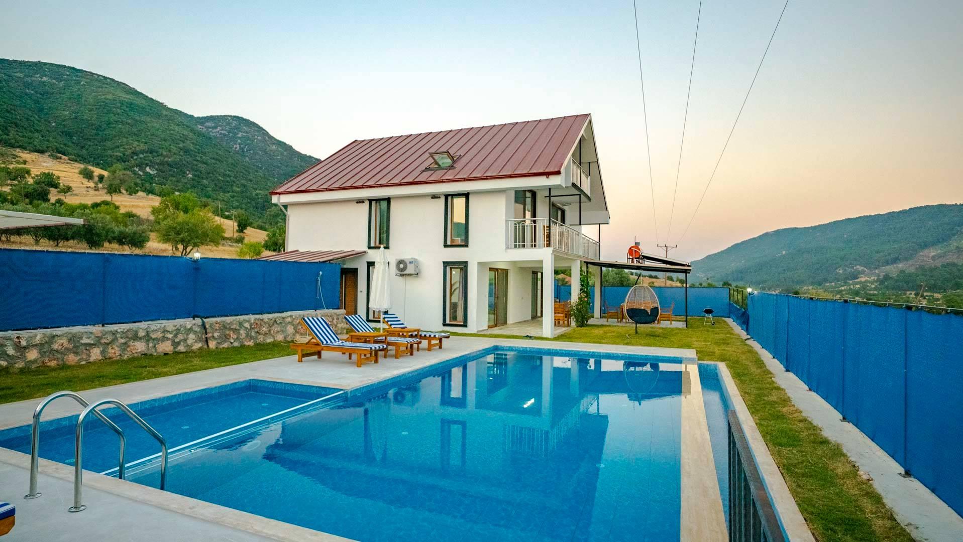 Kaş Sarıbelen'de Kalabalık Ailelere Uygun, Özel Havuzlu, Şık Villa-37961