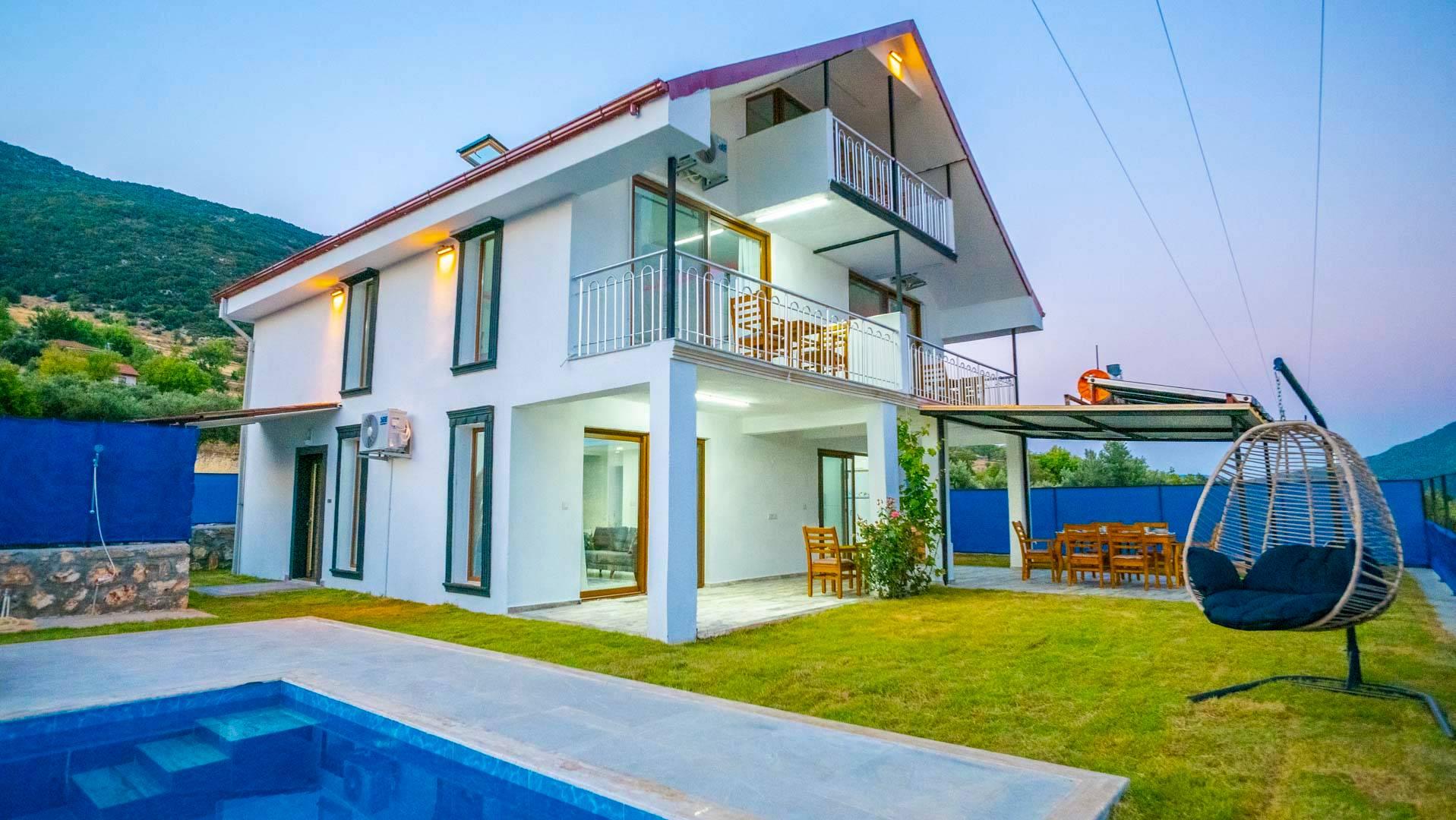Kaş Sarıbelen'de Kalabalık Ailelere Uygun, Özel Havuzlu, Şık Villa-37961