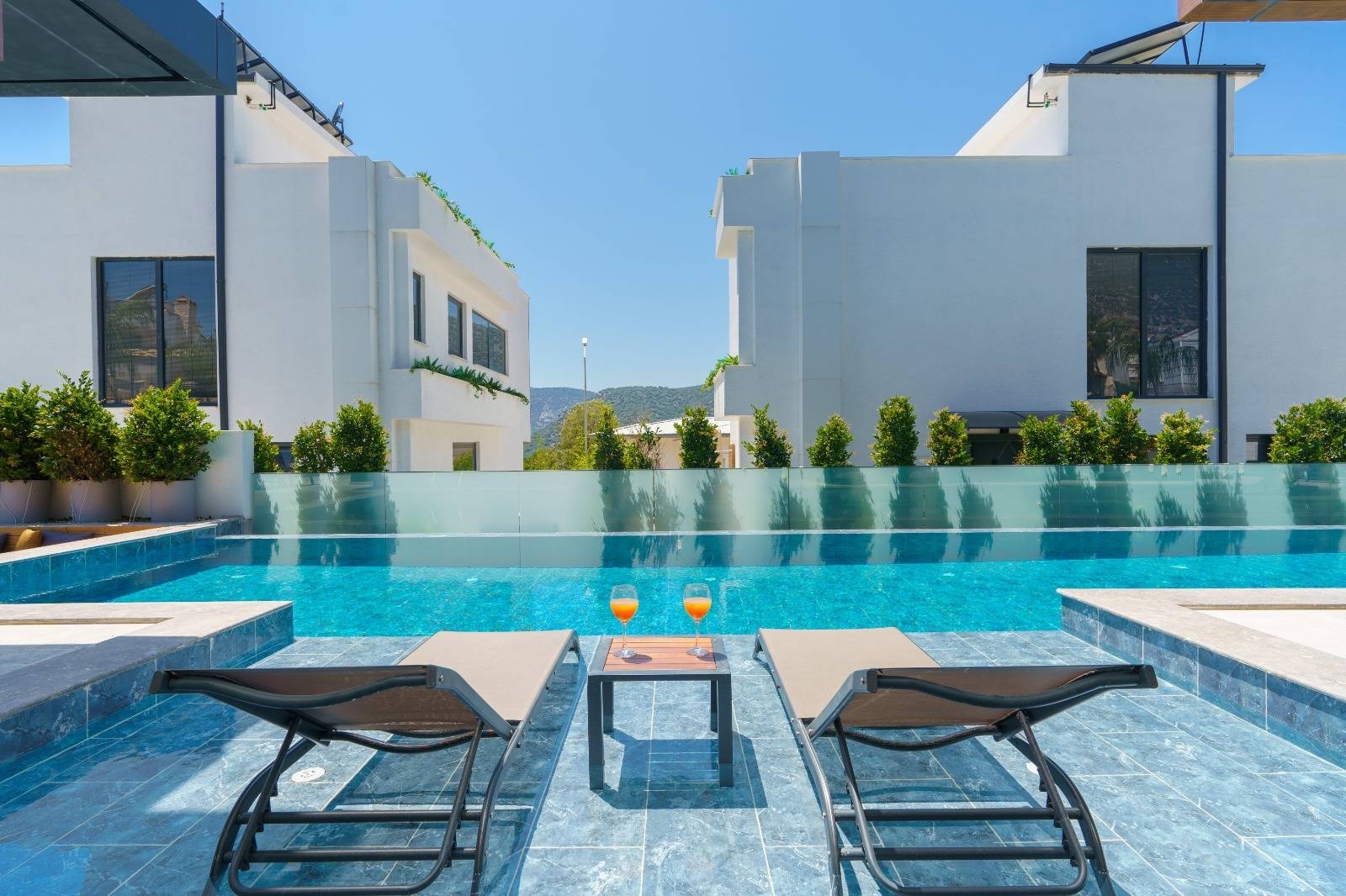 Kaş Kalamar Bölgesinde Geniş Ailelere Uygun, Özel Havuzlu, 4+1 Villa