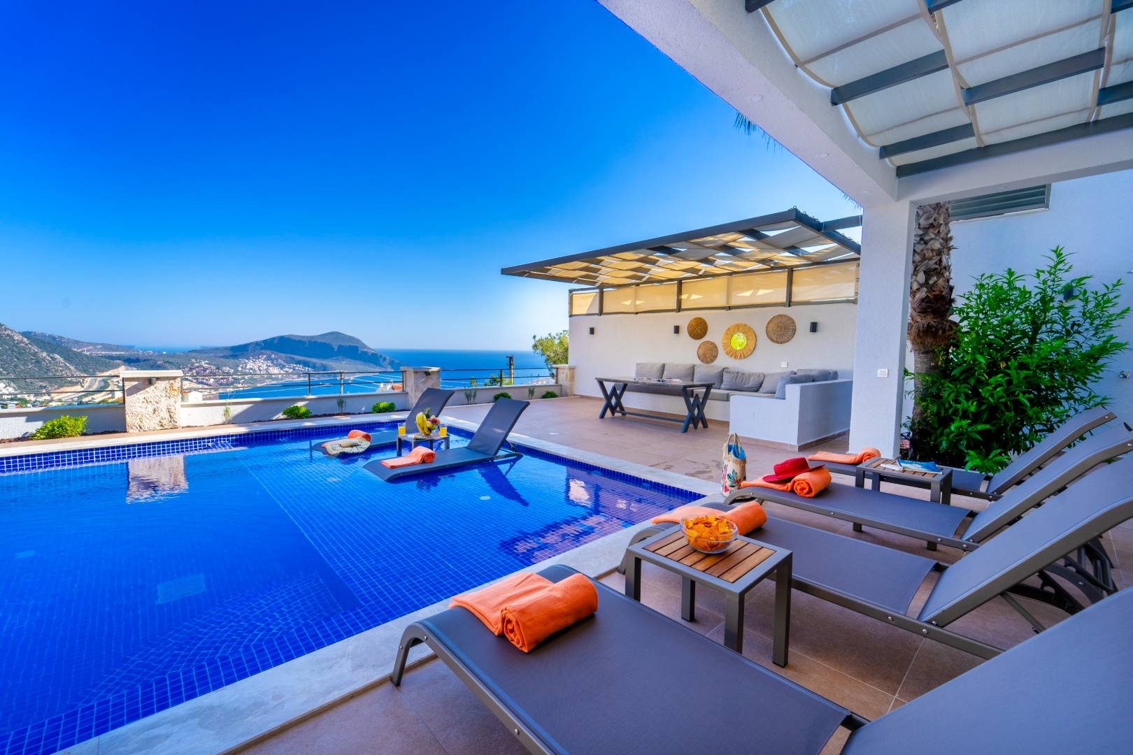 Kaş Kalkan'da Geniş Ailelere Uygun, Özel Havuzlu, Konforlu Villa