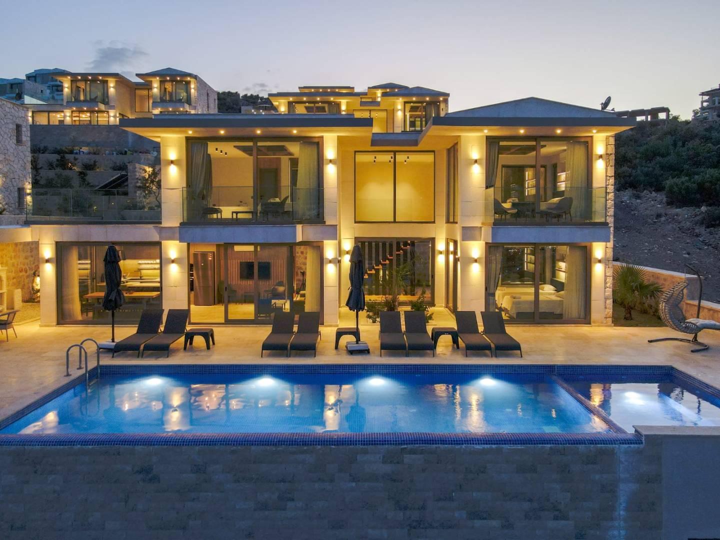 Kaş Kalkan'da Aile Gruplarına Uygun, Özel Havuzlu, Şık Villa-41231