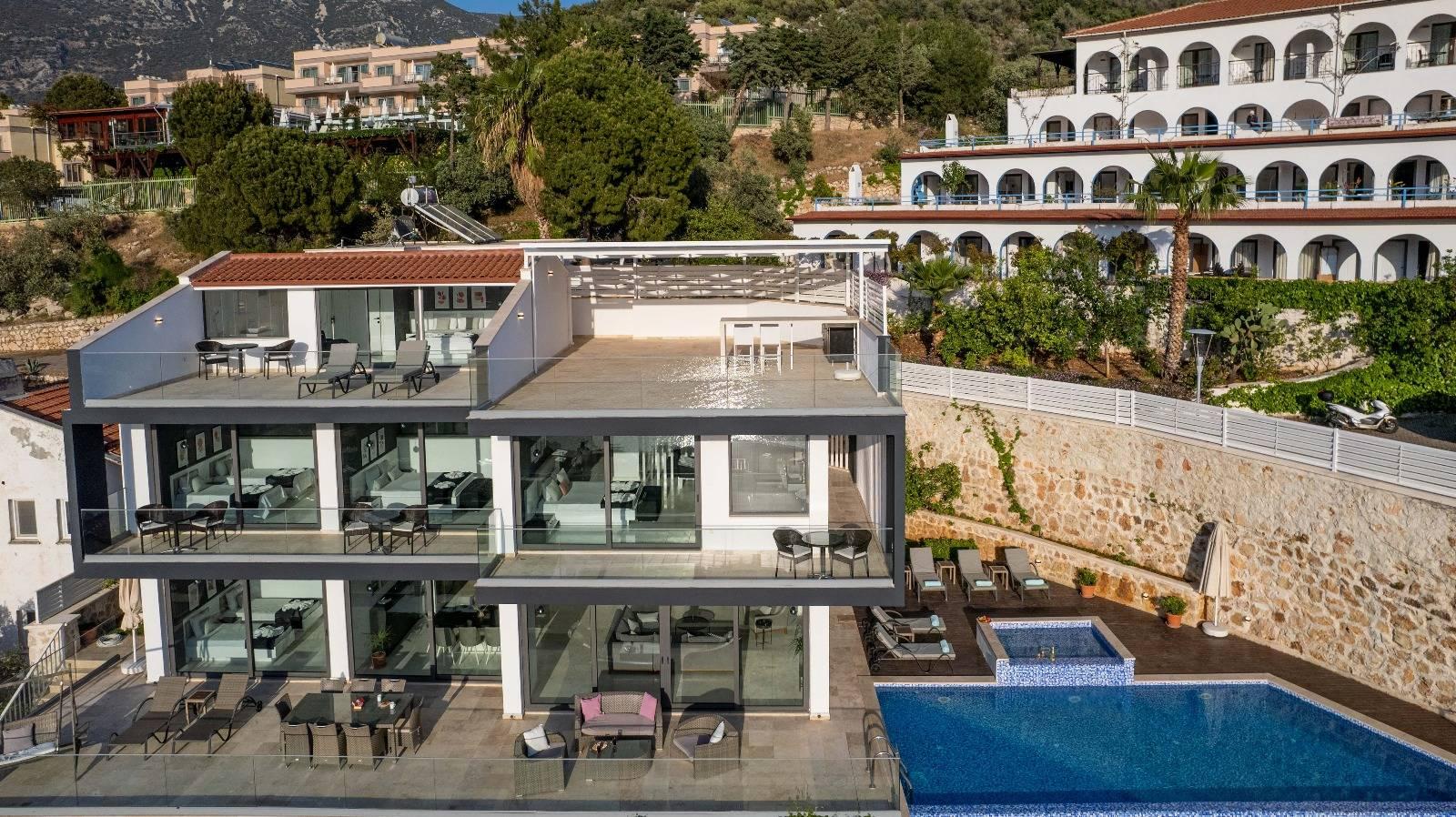 Kaş Kalkan'da Geniş Ailelere Uygun, Sonsuzluk Havuzlu, Modern Villa-42549