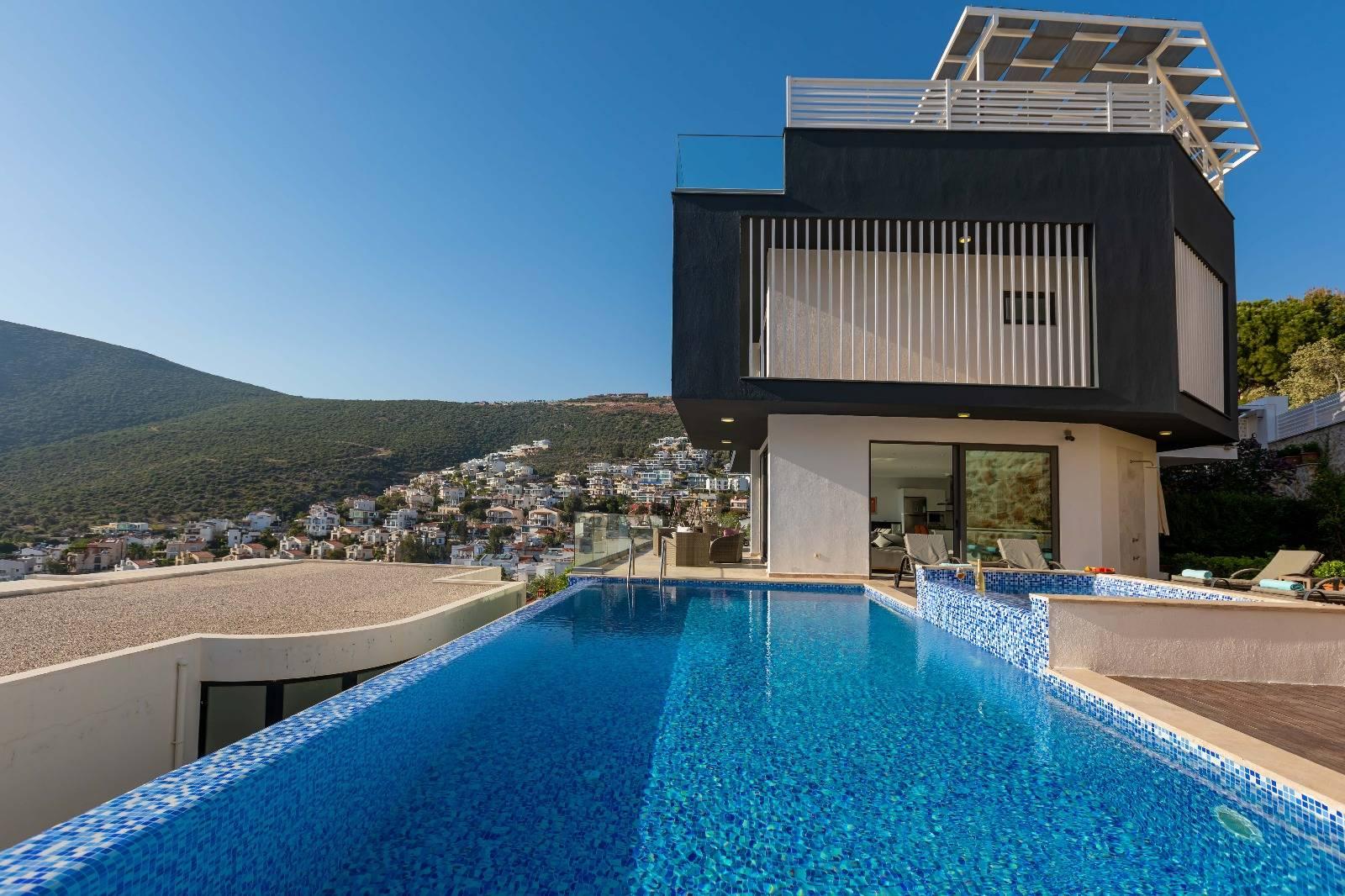 Kaş Kalkan'da Geniş Ailelere Uygun, Sonsuzluk Havuzlu, Modern Villa-42549