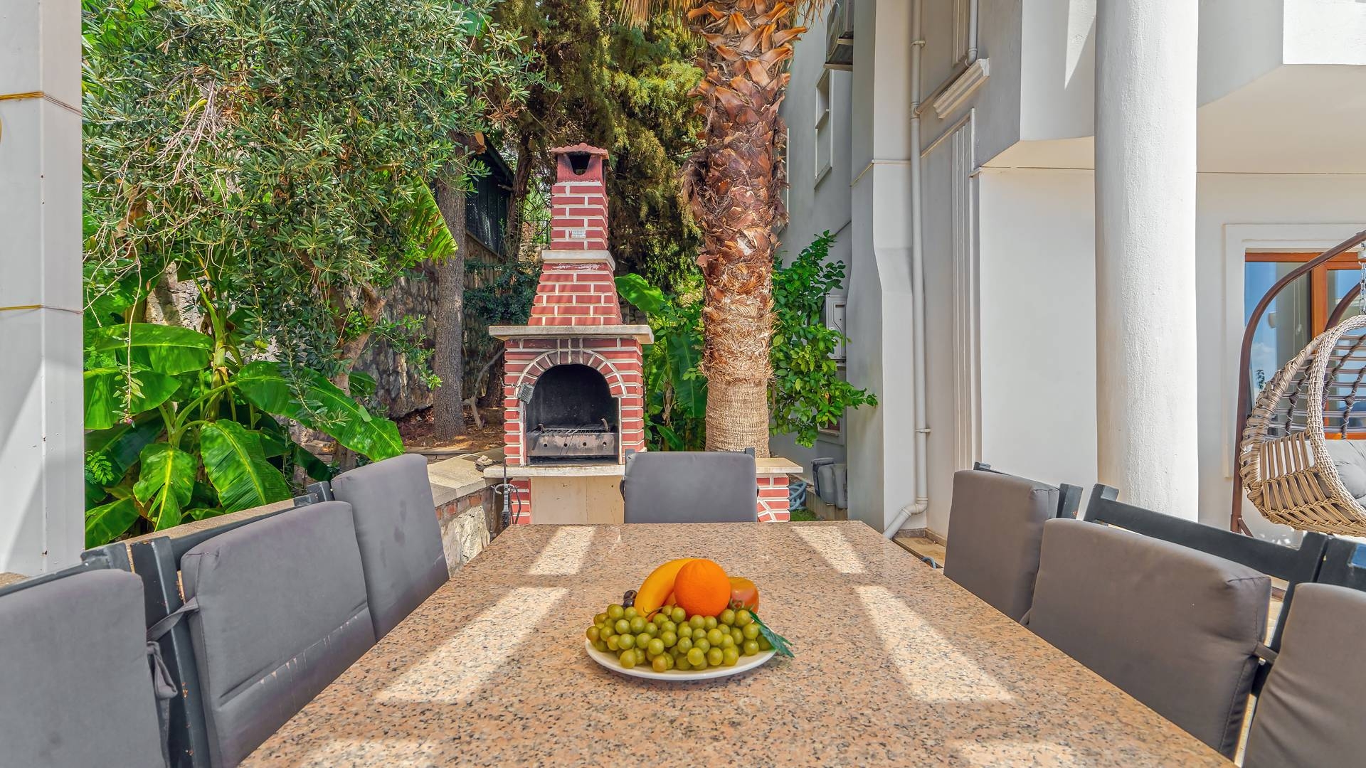 Kaş Kalkan'da Geniş Alanlara Sahip, Özel Havuzlu, Konforlu Villa