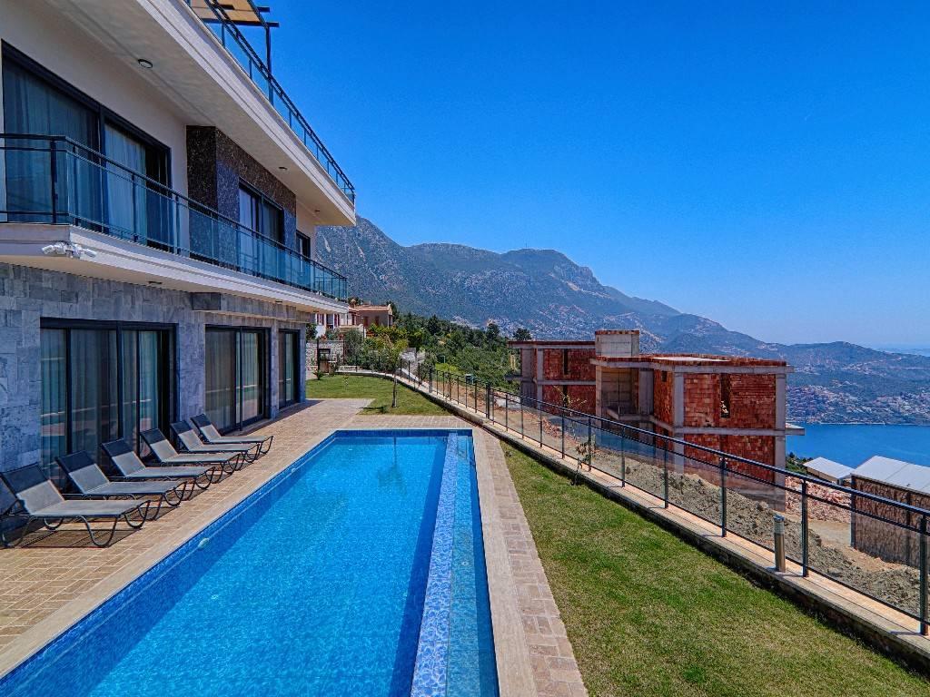 Kaş Kalkan'da Geniş Alanlara Sahip, Özel Havuzlu, Lüks Villa -35289