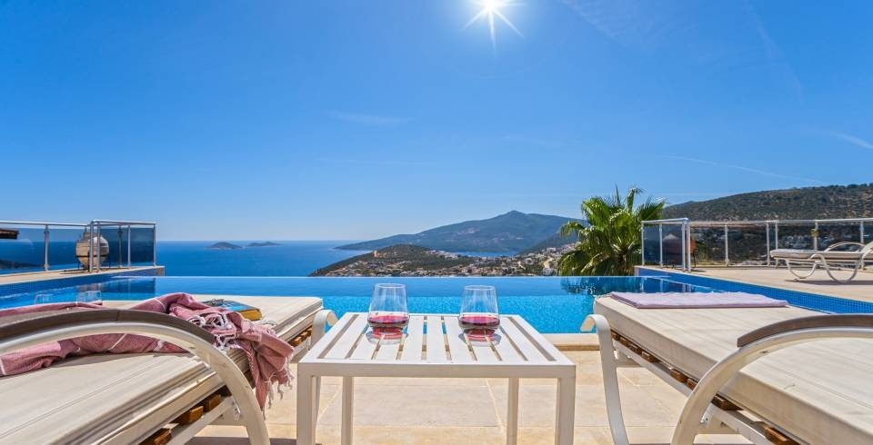 Kaş Kalkan'da Şahane Deniz Manzaralı, Özel Havuzlu, Estetik Villa