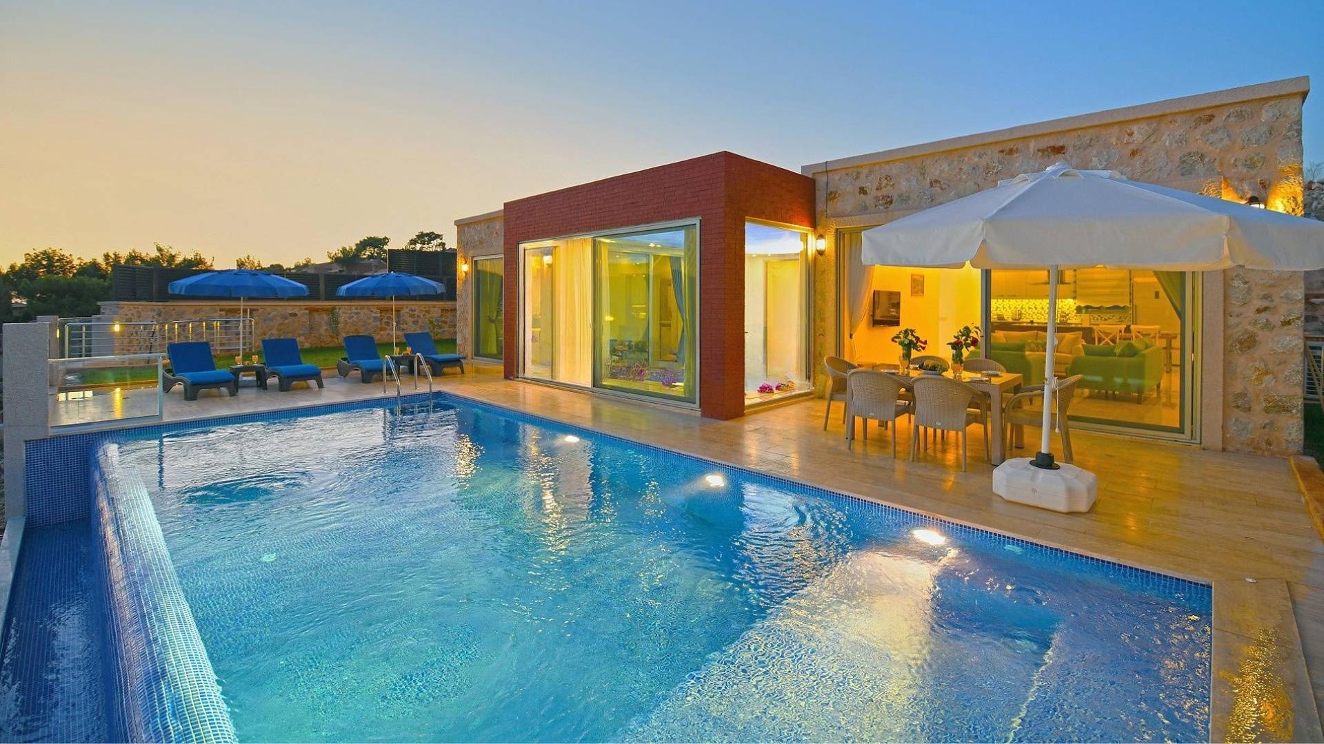 Kaş Kalkan'da Göz Alıcı Deniz Manzaralı, Özel Havuzlu, Balayı Villası