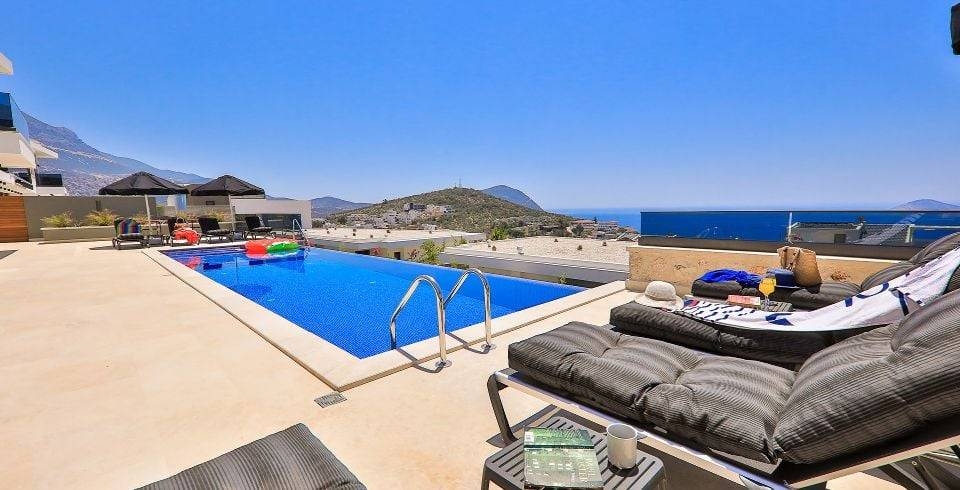 Kaş Kalkan'da Harika Deniz Manzaralı, Özel Havuzlu, Lüks Villa