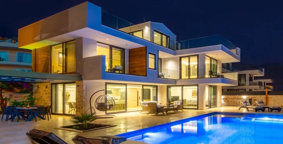 Kaş Kalkan'da Büyüleyici Deniz Manzaralı, Özel Havuzlu, Estetik Villa