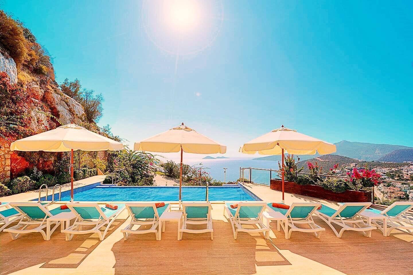 Kaş Kalkan'da Deniz Manzaralı, Sonsuzluk Havuzlu, Ferah Villa-39500