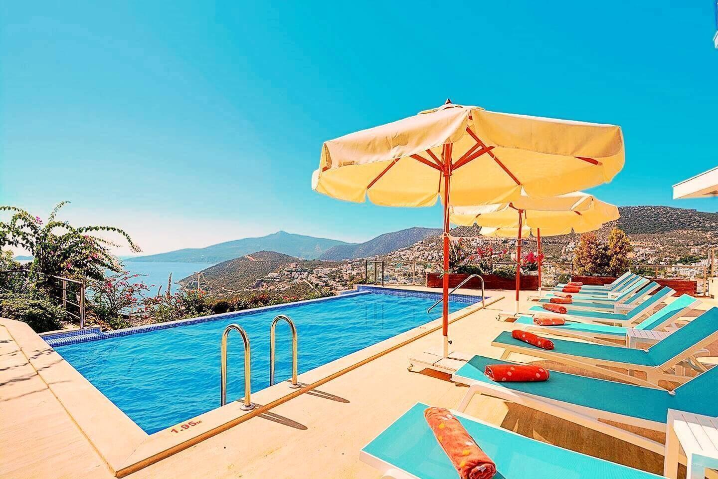 Kaş Kalkan'da Deniz Manzaralı, Sonsuzluk Havuzlu, Ferah Villa-39500