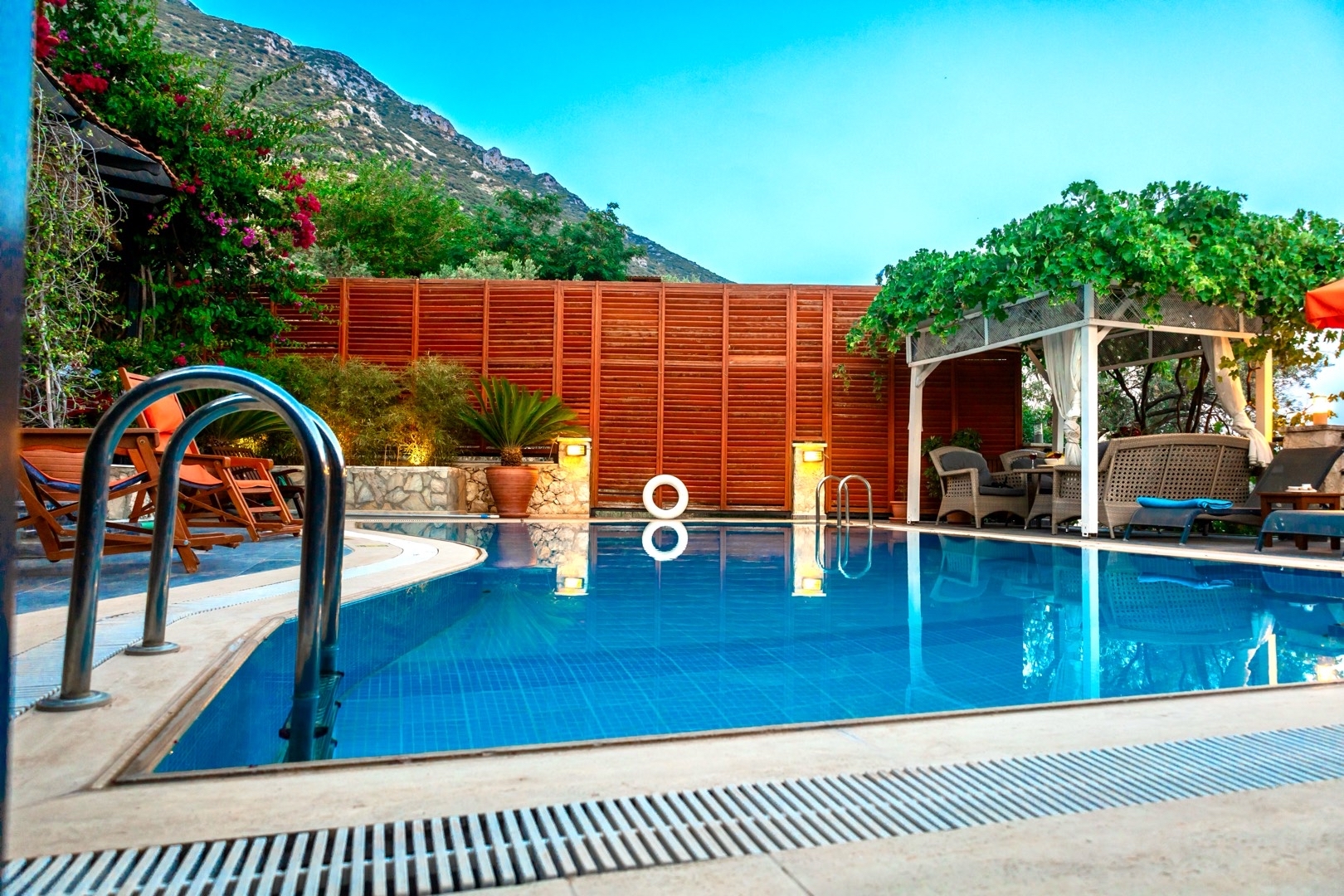 Kaş Kalkan'da Kalabalık Aile Gruplarına Uygun, Özel Havuzlu, Şık Villa