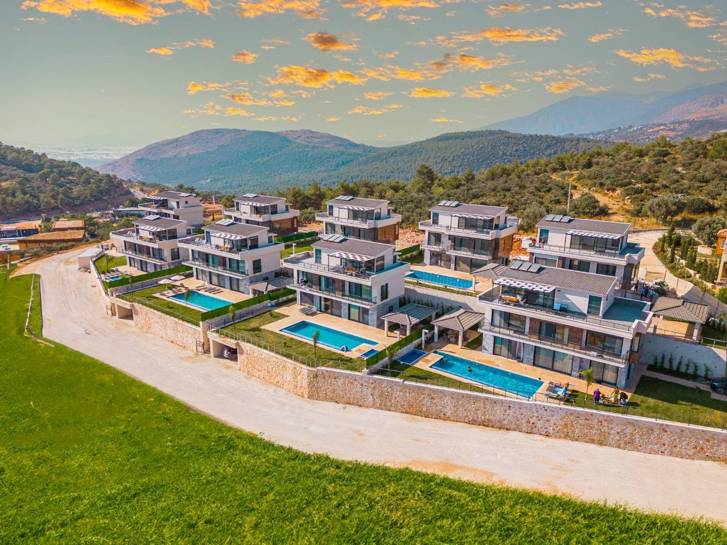 Kaş Kalkan'da Kalabalık Ailelere Uygun, Özel Havuzlu, Modern Villa