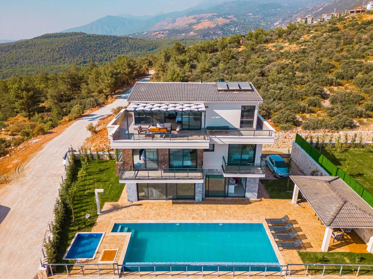 Kaş Kalkan'da Kalabalık Ailelere Uygun, Özel Havuzlu, Modern Villa-37300